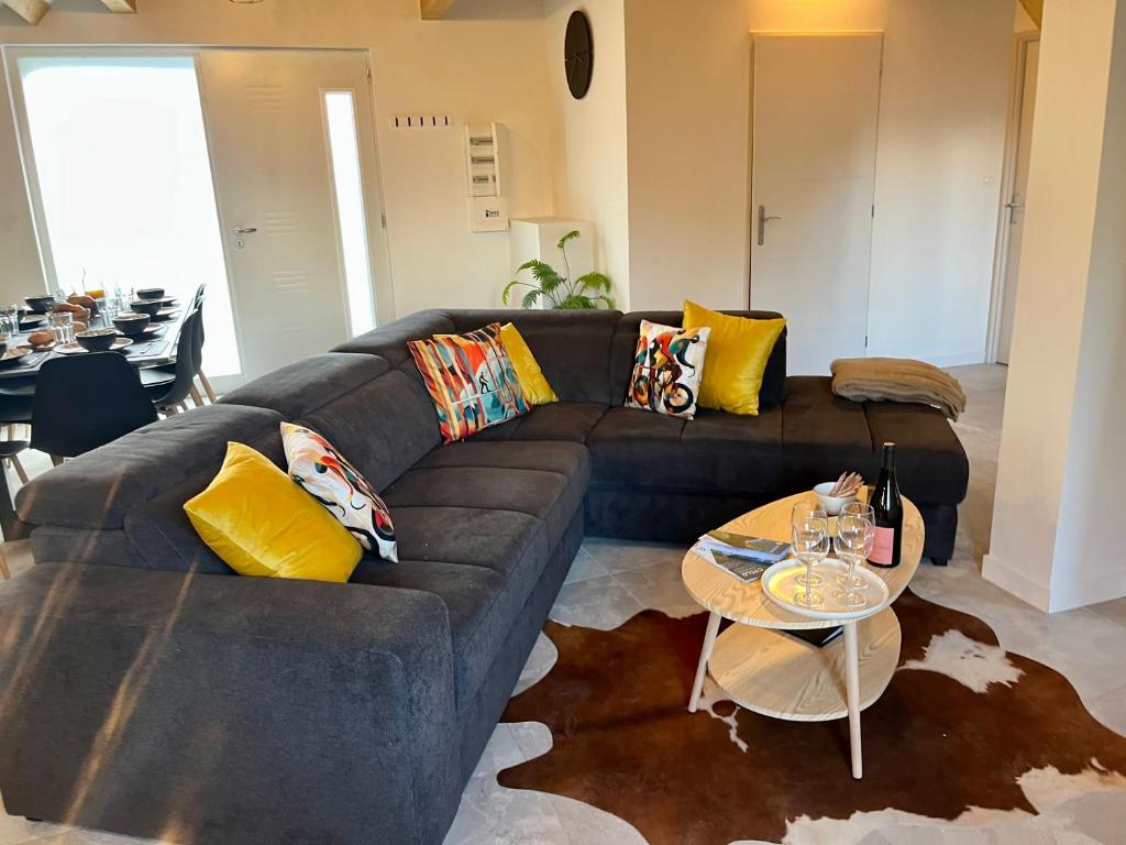 Le Vieux Bourg Apartment 4, Spacious 3 bedroom Apartment, Ski & Cycle - 4