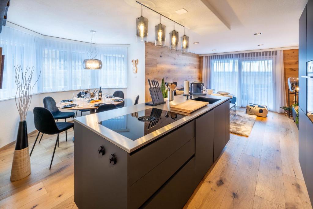 Alpine black Pearl - modern & stylish by Inspiringplaces Zermatt - 5