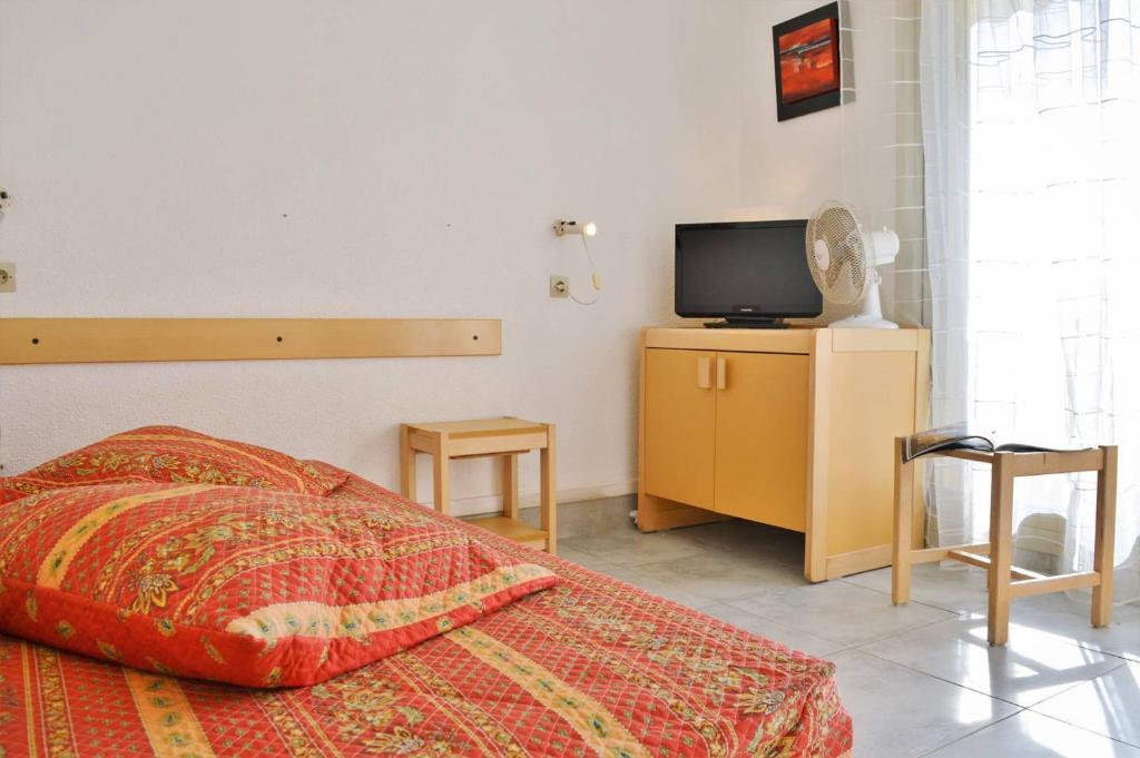 LV360-307 Studio VUE MER 4 couchages LE LAVANDOU - 4