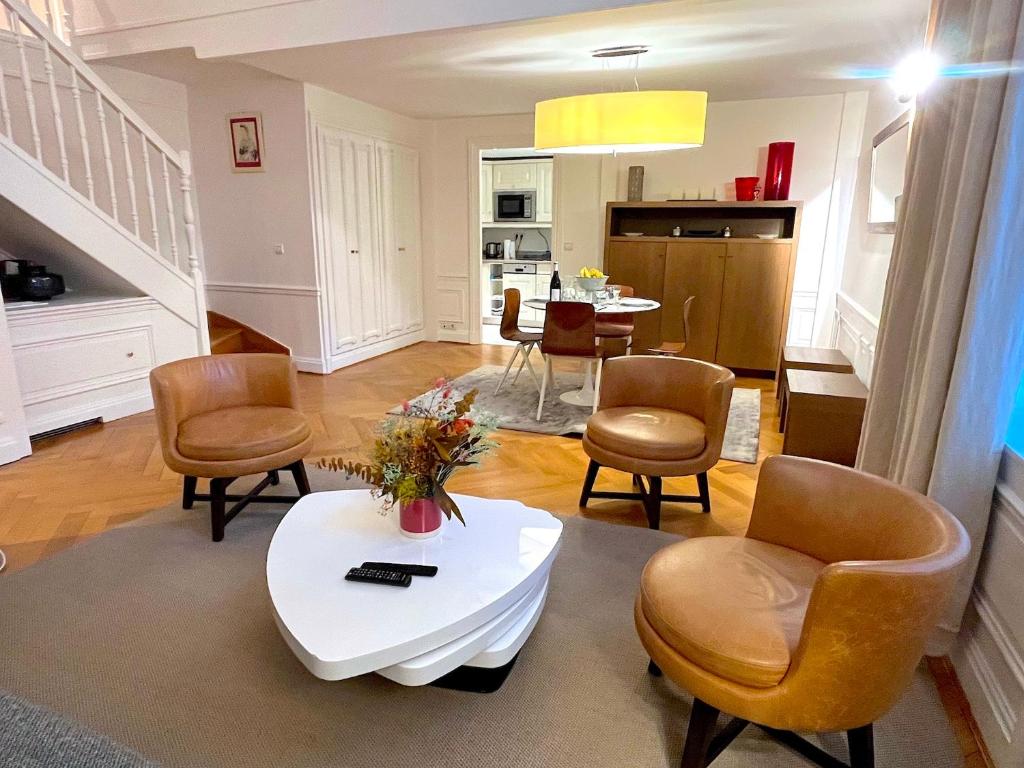 L'appartement Pierre Charron L - 1