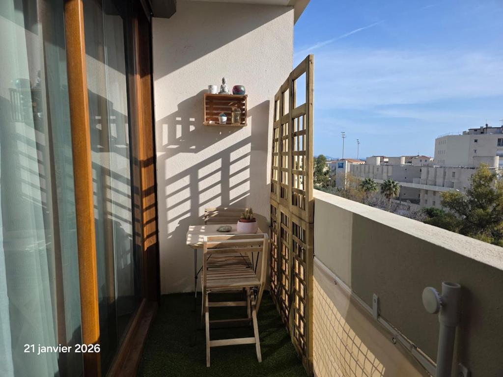 Beautiful air-conditioned apartment with balcony - 5