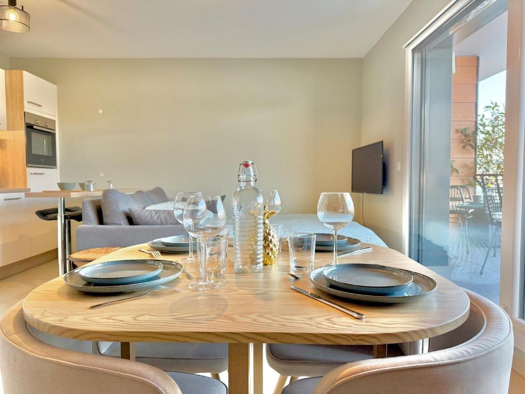 Appartement, terrasse, proche frontière - 1