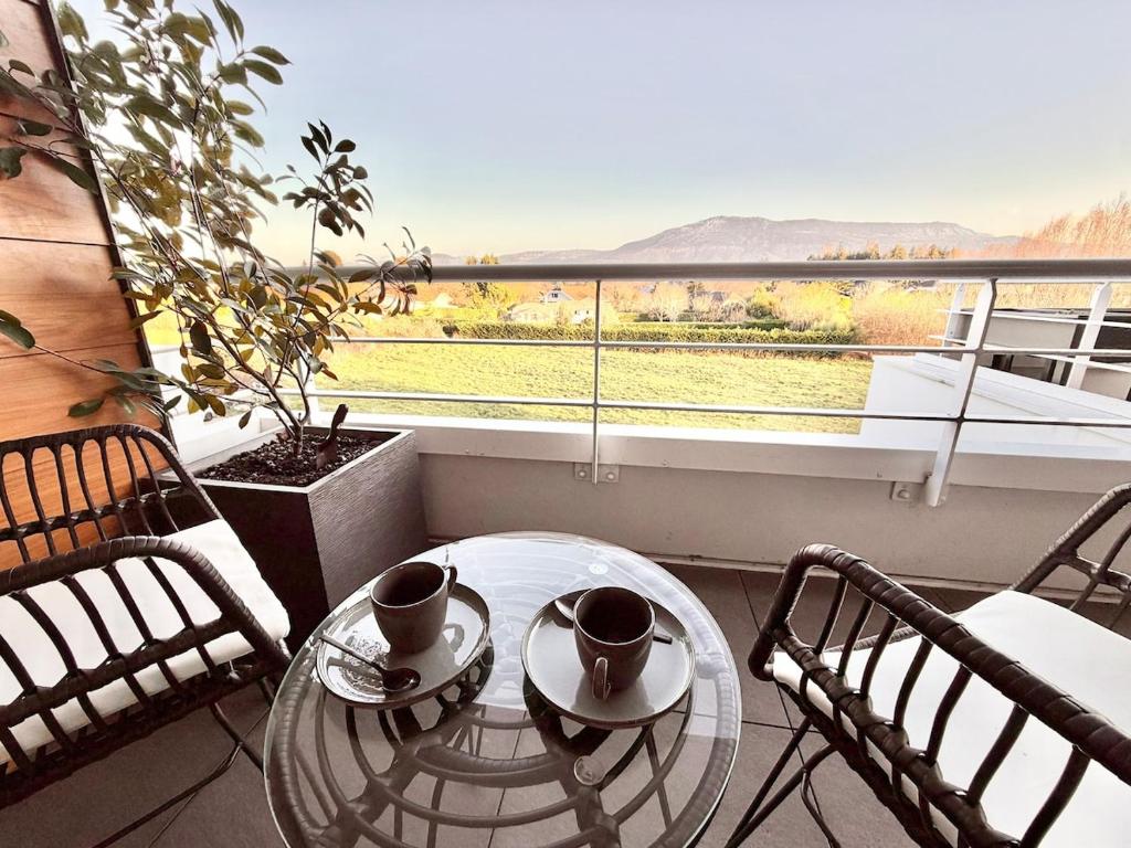 Appartement, terrasse, proche frontière - 2