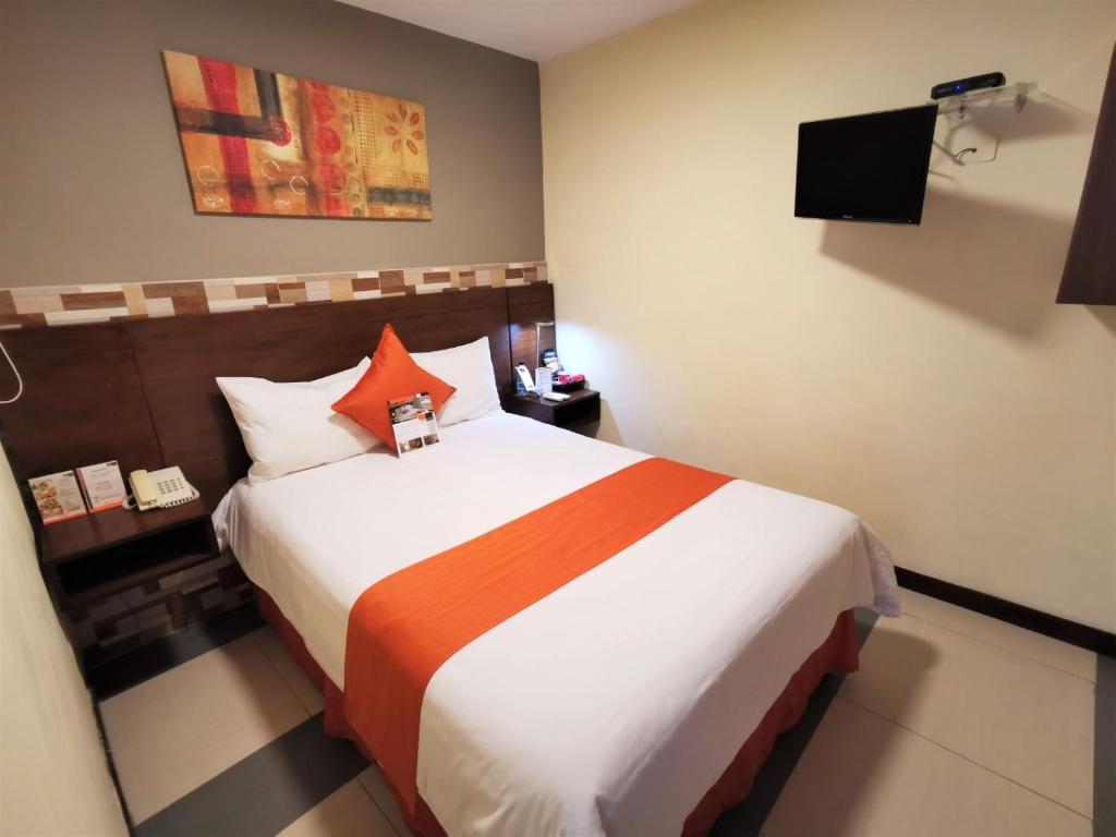 SM Hotel Patriotas - 1