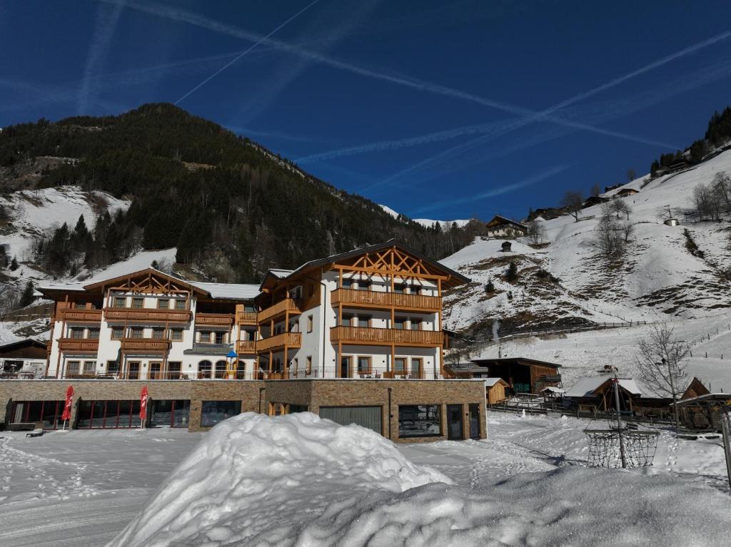 Familienhotel Oberkarteis - 1