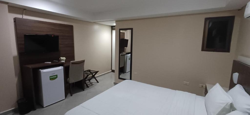 Ideal Hotel - 1