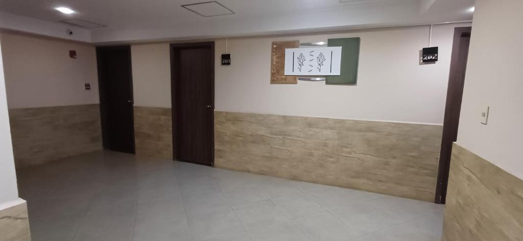 Ideal Hotel - 2