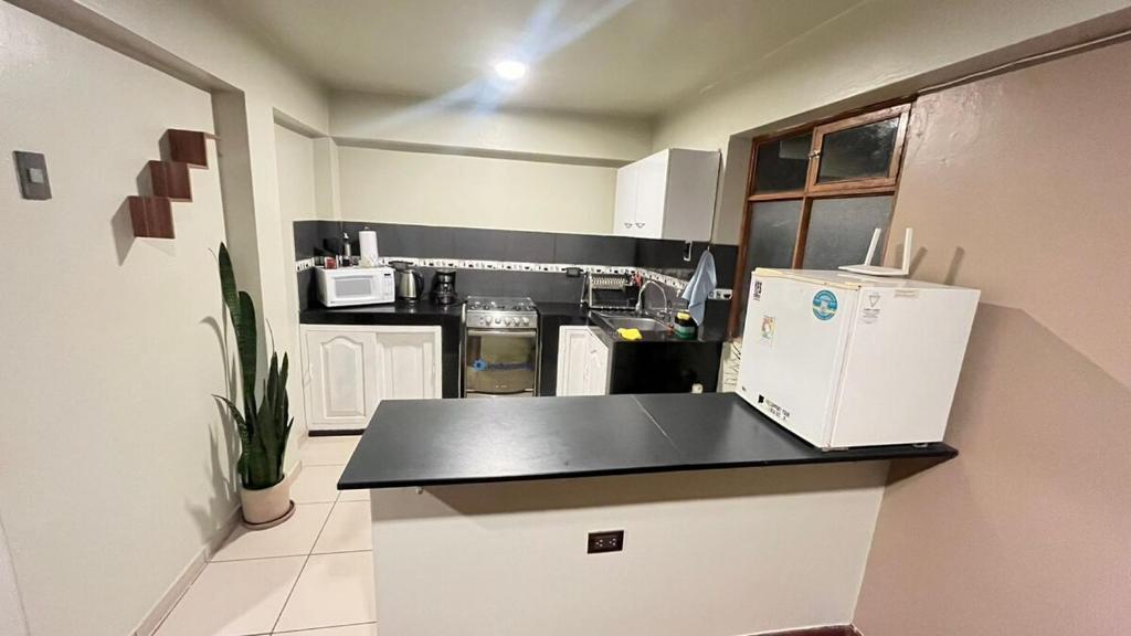 A small apartment 3 blocks from downtown - 4
