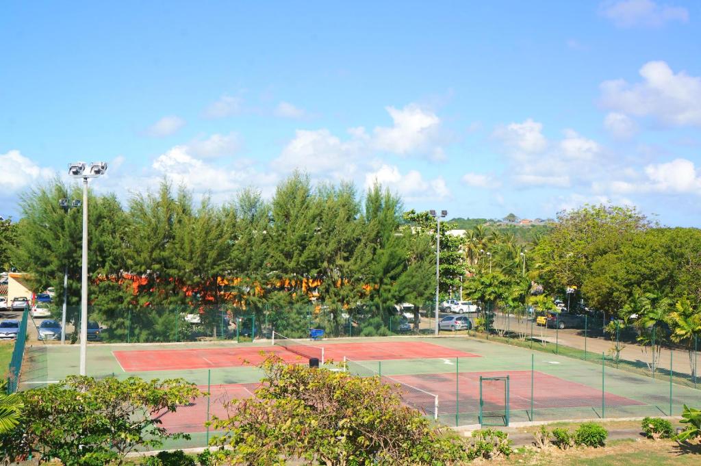 Tennis court