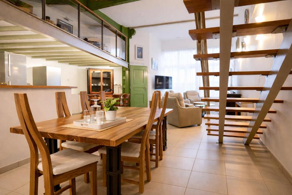 loft type eiffel 8 personnes rue du palais - 1