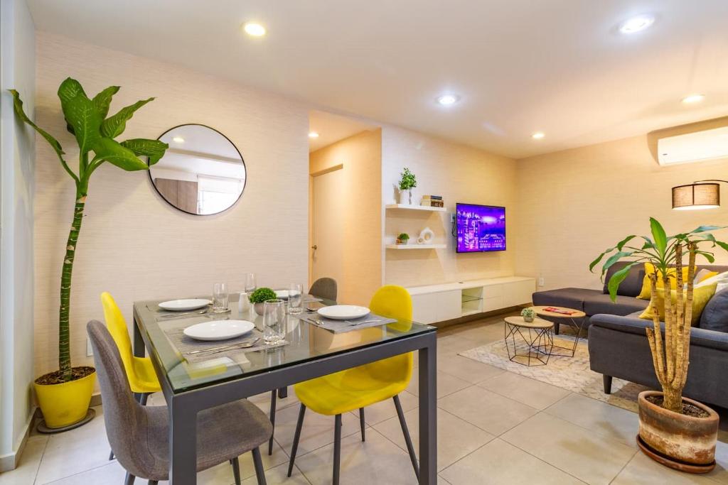 Hidden gem with AC balcony in trendy Roma Norte - 1