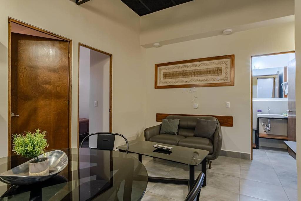 Minimalist 2 BR condo with rooftop in Roma Norte - 3