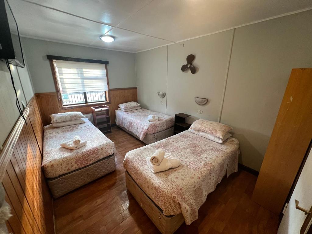 HOSTAL VICTORIA - 4