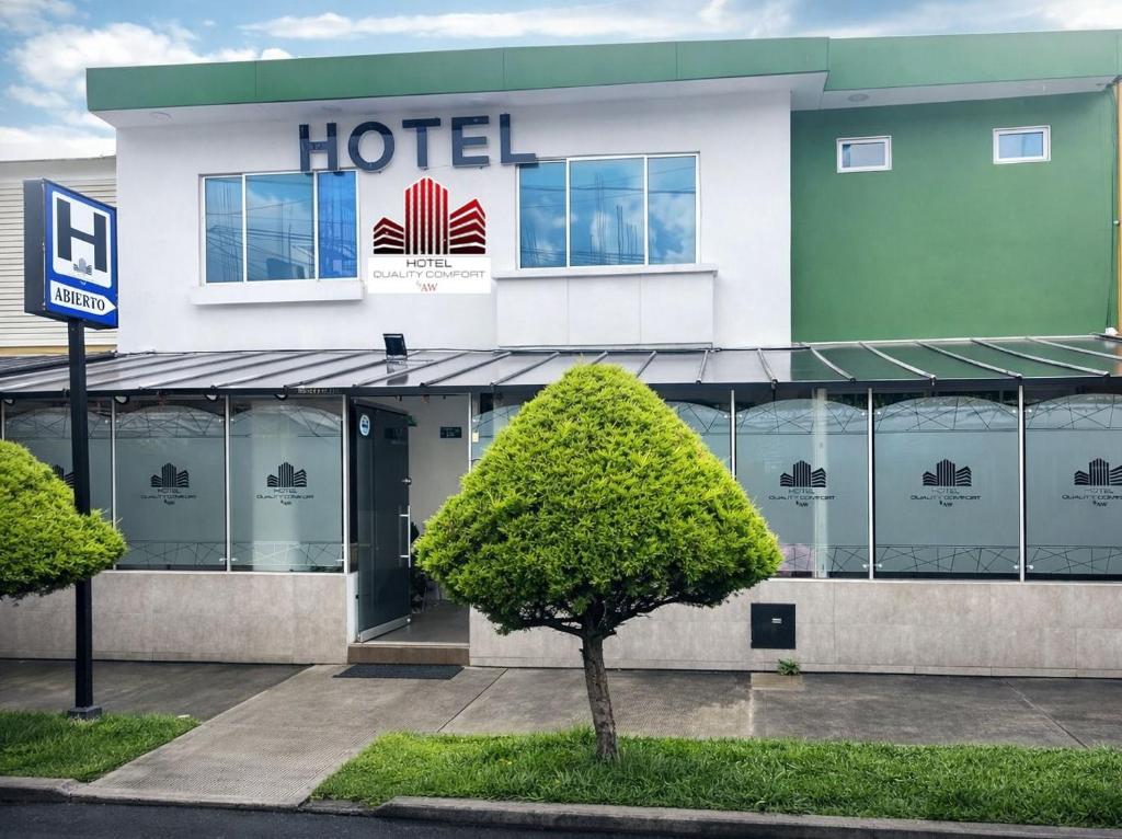 Aw Hotel Quality Comfort Embajada - Corferias - 2