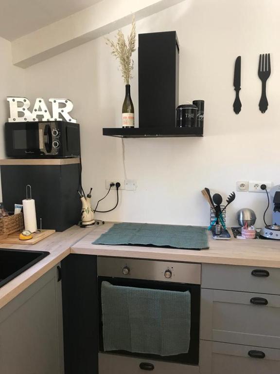 Chez Delph Studio independant a Uzes Secteur Haras et Bowling parking privé et gratuit - 2