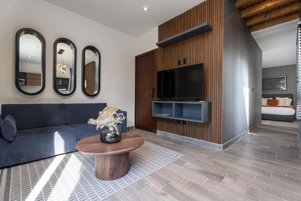Penthouse Allende, Modern Apartment with Private Terrace - 2