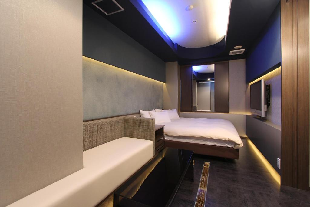 HOTEL DCUBE