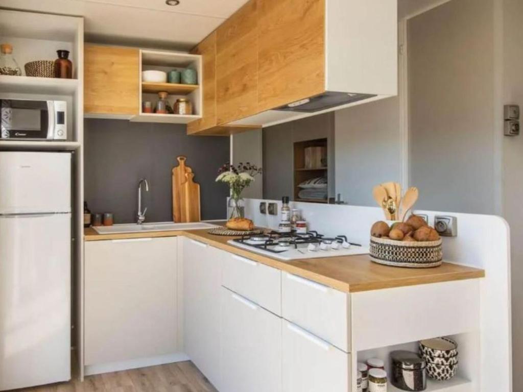 Mobil-home spacieux avec terrasse - Saint-Jean-de-Monts - API-1-52-1453 - 2