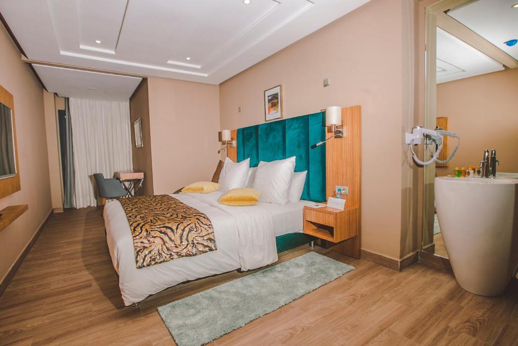 Deluxe Suite, Down Town Hotel By Business & Leisure Hotels in Casablanca