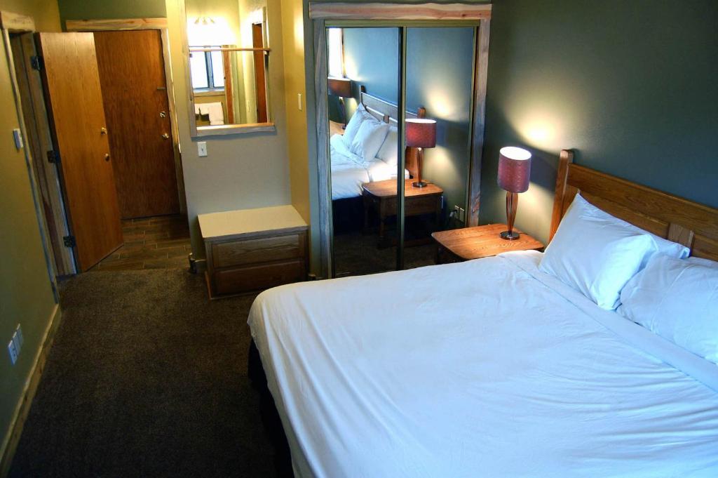 Arrowhead Mountain Lodge photo