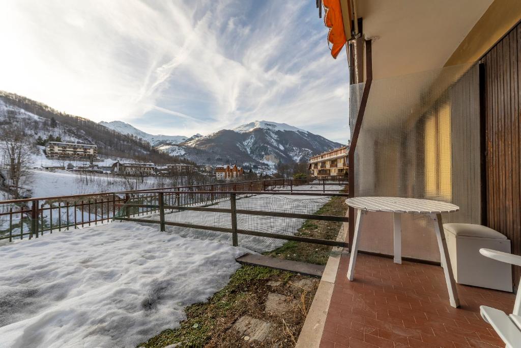 Appartamento Panoramico Vista Maneggio e Piste da Sci - 2