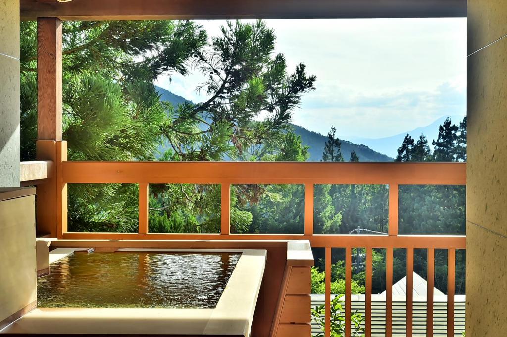 Open air bath