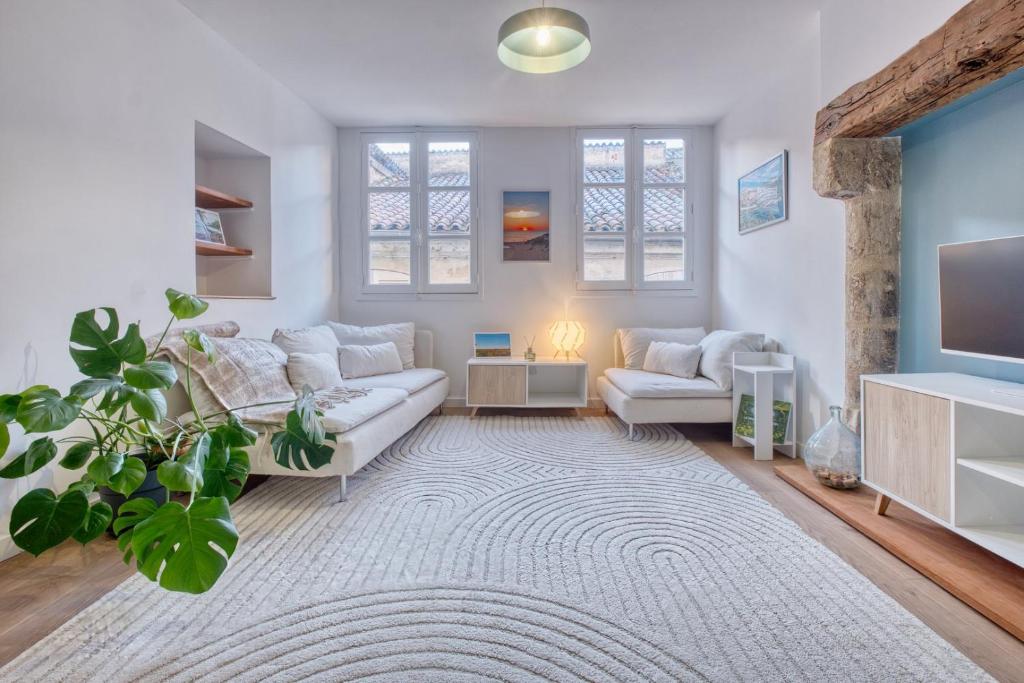 Derrière les vitraux, appartement climatisé - 1