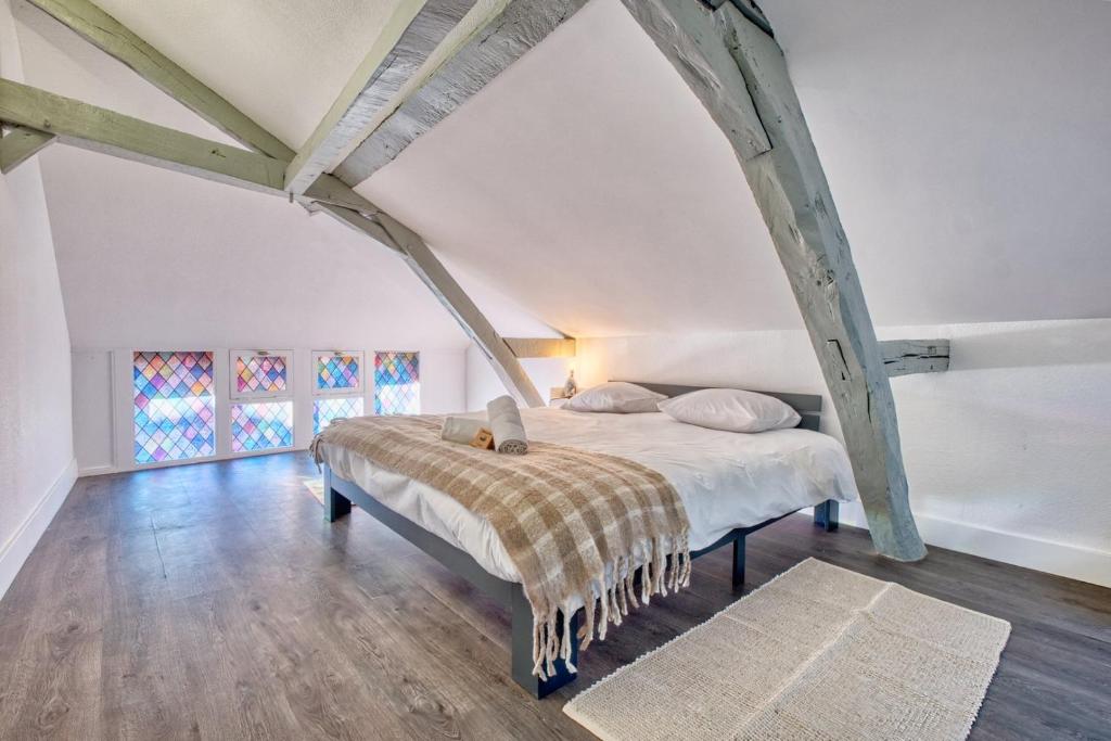 Derrière les vitraux, appartement climatisé - 5