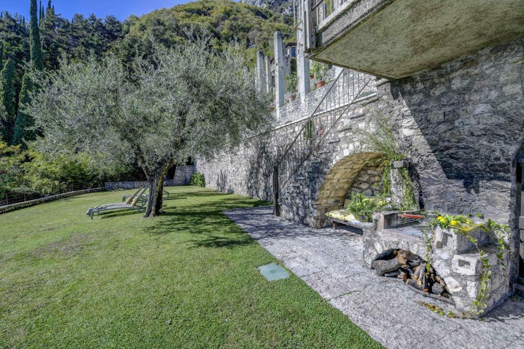 Lemon Garden Retreat -Villa Aqua - 3