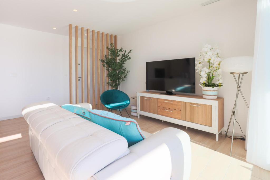 Santa Rosalía Stylish Penthouse with Pool View by COELI HOLIDAYS - 5
