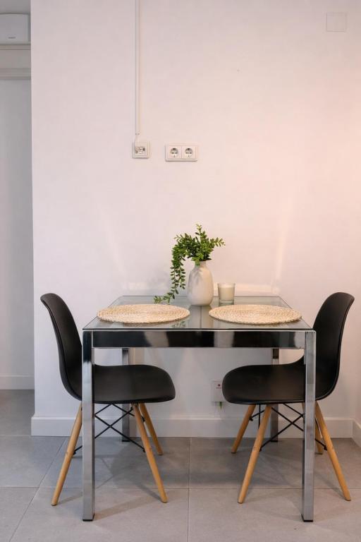 Apartamento amplio con terraza en zona tranquila de Madrid - 2