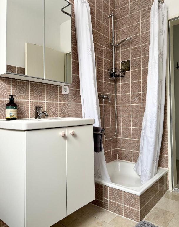 Solo by Zirwick Apartment