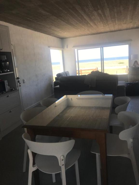 Beautiful brand new oceanfront house Hermosa casa a estrenar frente al mar - 5