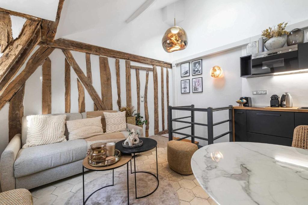 Historical apartment in the heart of Paris -6 - 1