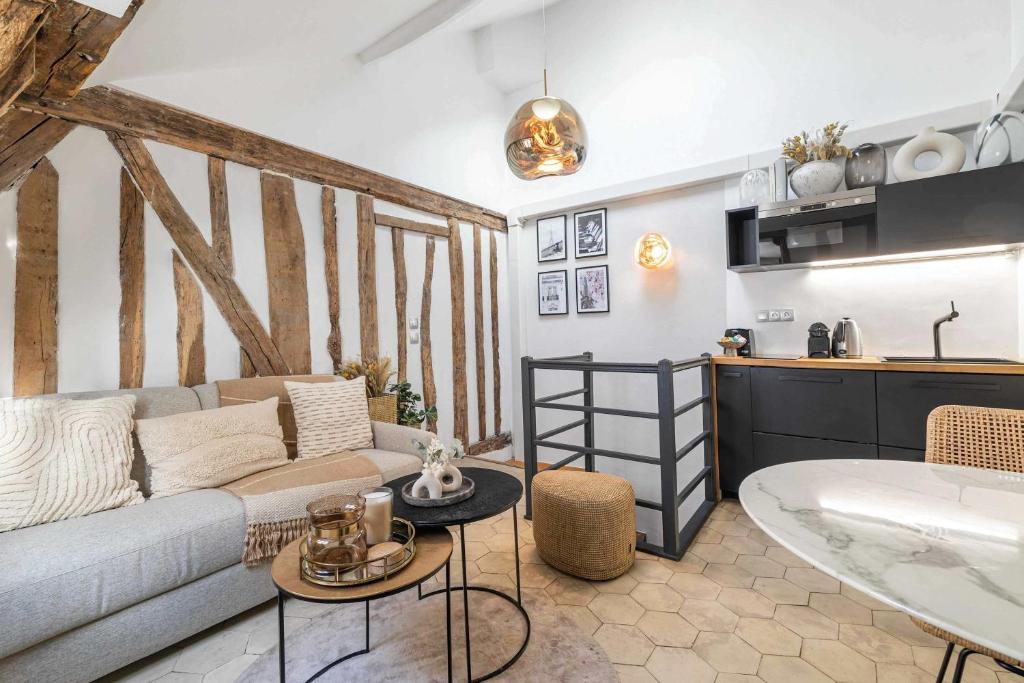 Historical apartment in the heart of Paris -6 - 2