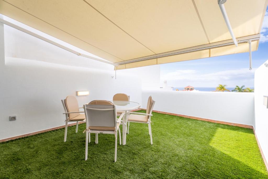Acogedor dúplex 8B con amplia terraza y vistas al mar - 3