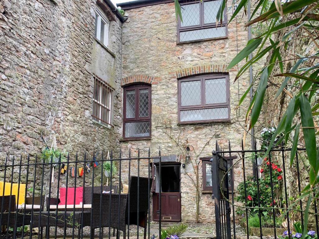 Fisherman's Cottage - pet-friendly cottage in Plymouth's Barbican, Devon