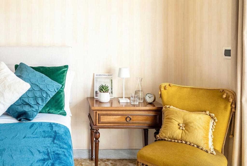 Bright Apartment 2 Min from Metro Station - 3