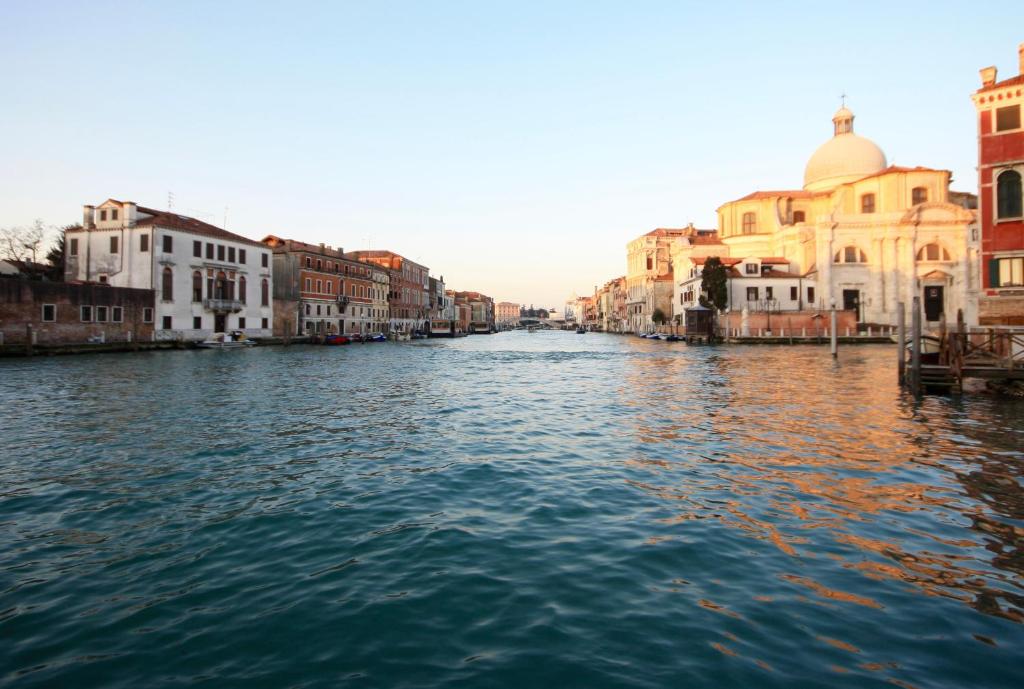 ベッド アンド ブレックファスト ヴィスタ スル カナル グランデ (Bed and breakfast Vista sul Canal Grande) 外観