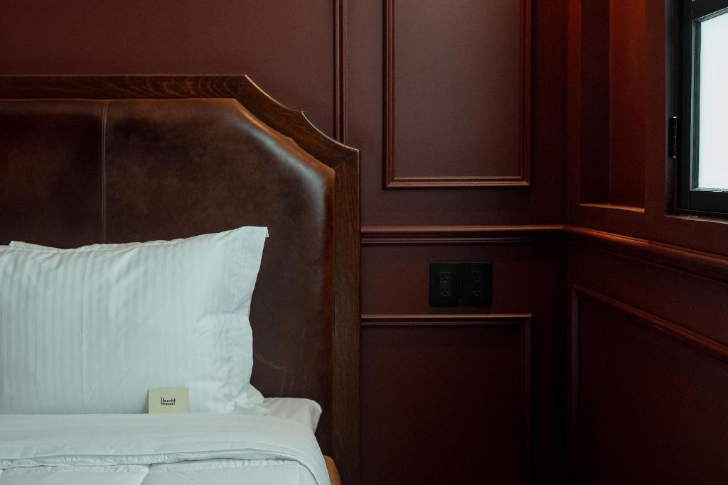 The Ruby Suite luxury room - 3