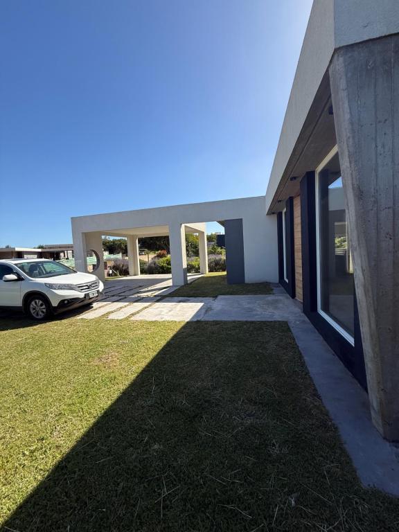 Casa Costa Esmeralda 4 dormitorios 3 baños 1 toilet Pileta 10Pax - 4