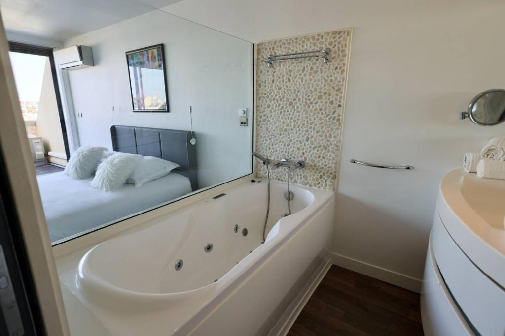 VIP - Studio Héliopolis AB 311 - Luxe -BY AGN 2 personnes - 3