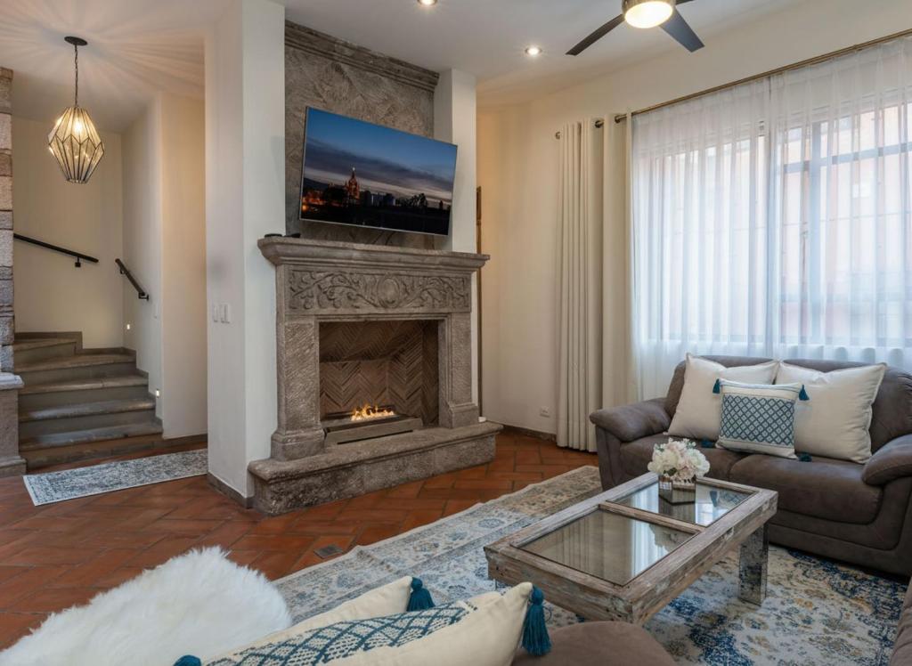 Casa del Palmar, Elegant 3BR Home with Rooftop in Centro San Miguel - 5