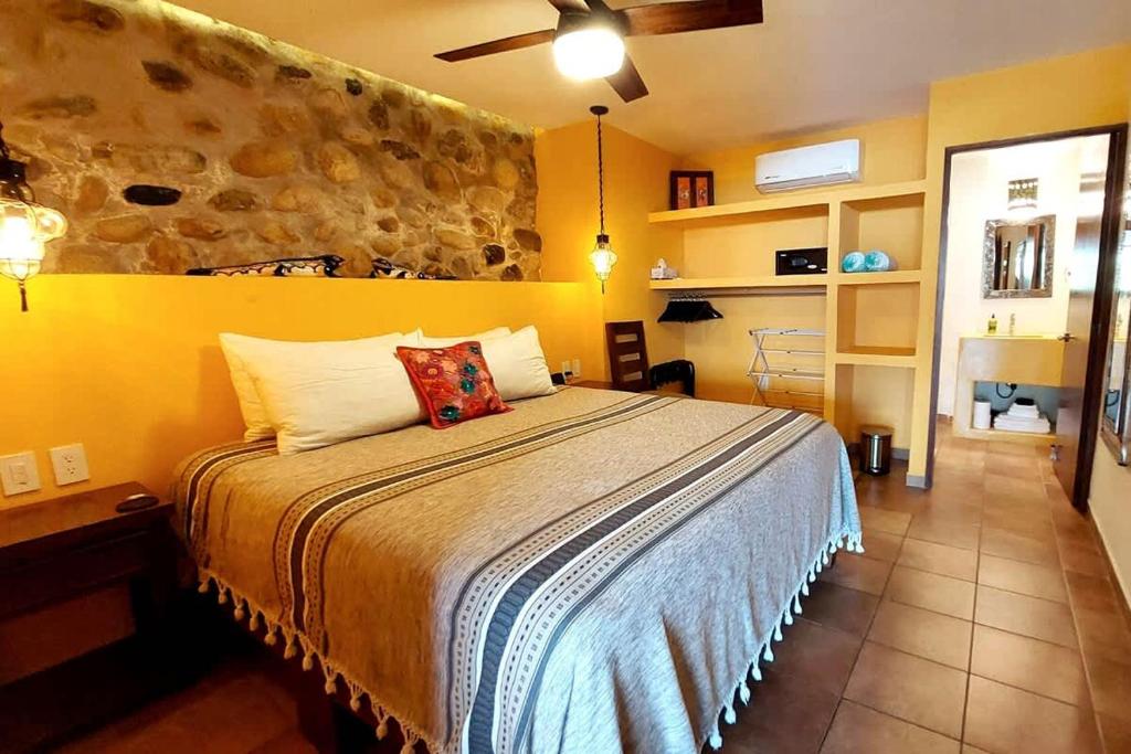 Curiel's Retreat Ocean View 2BR with Terrace and Heated Pool - 3