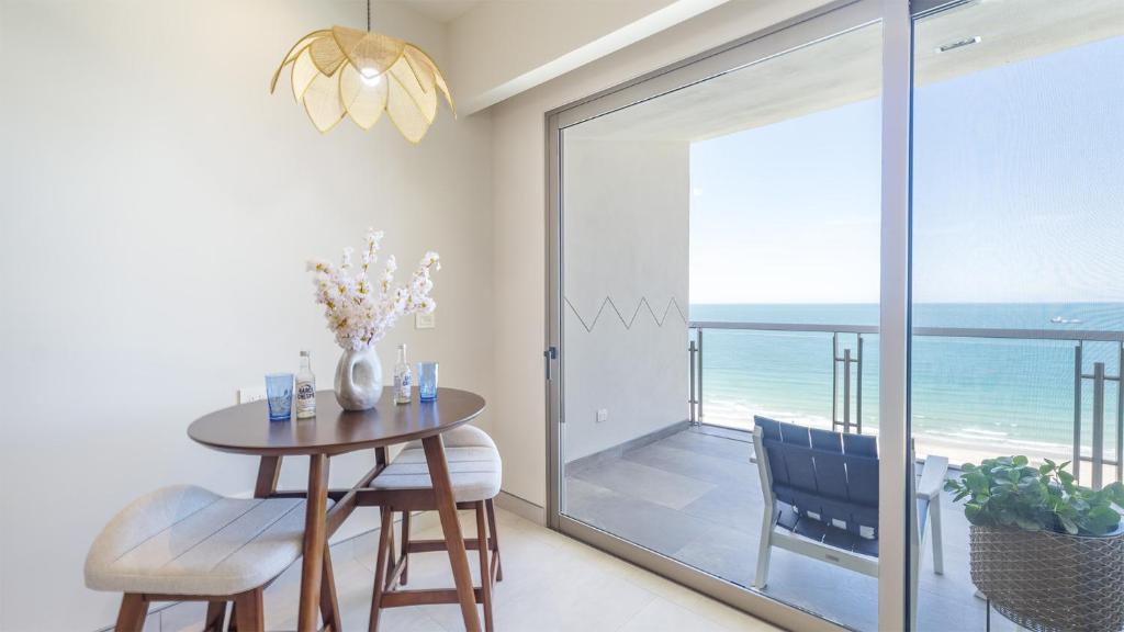 Luxury Oceanfront Condo with Stunning Views - 3