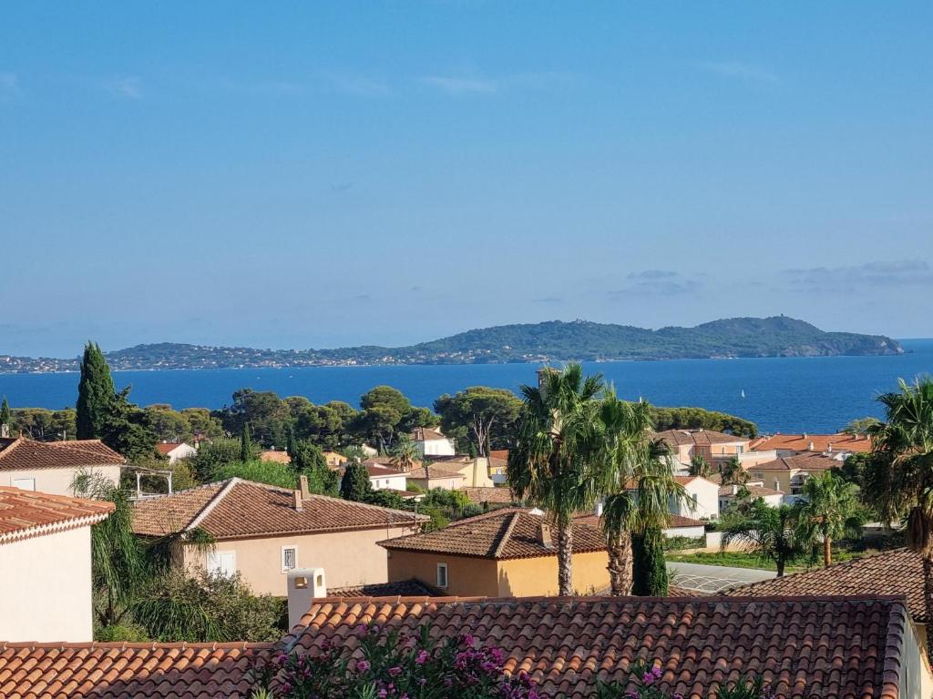Carqueiranne: Villa de Charme avec Piscine, Vue Mer, pour 8 Personnes - 5