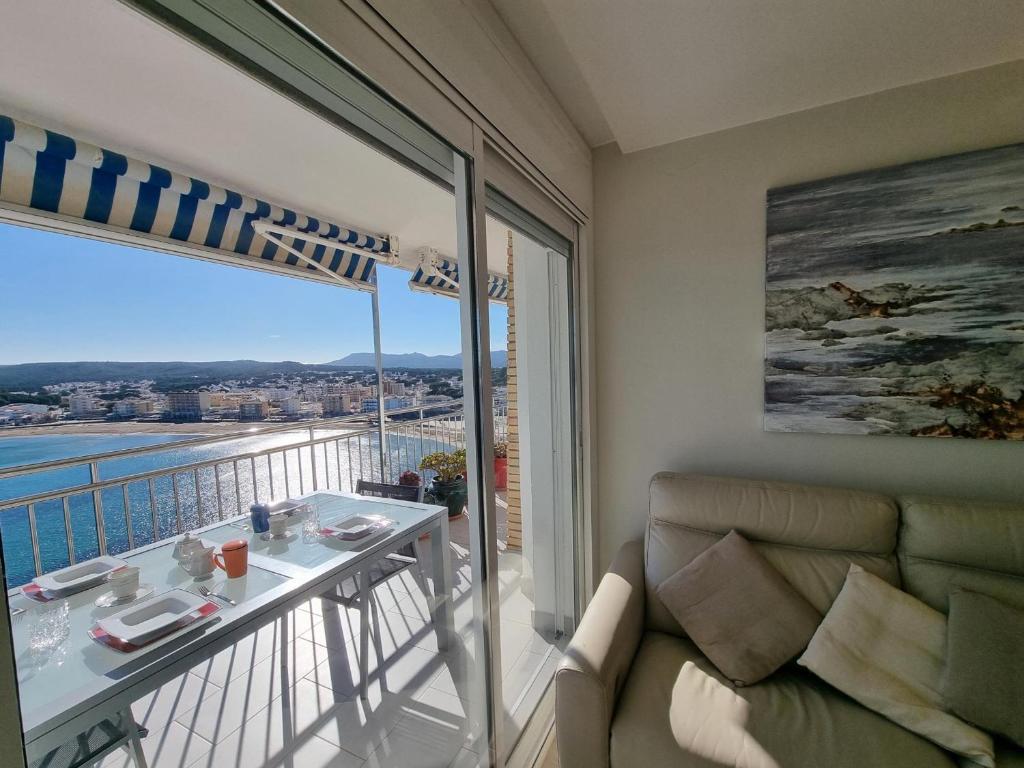 Encantador apartamento a 100m de la playa con terraza y piscina - HISP-236-203 - 4