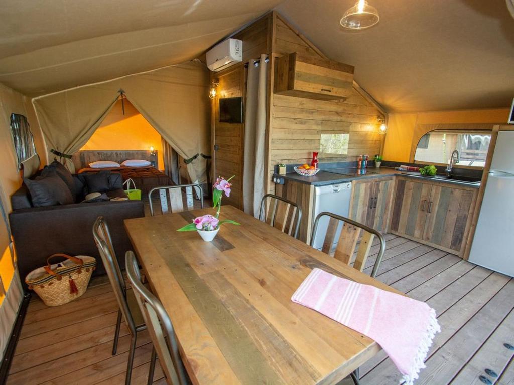 Lodge sur pilotis - Terrasse - 7 personnes - Cuisine équipée - API-1-52-1512 - 3