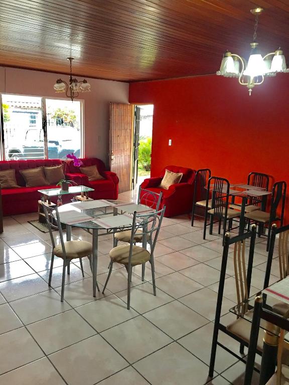 Shared lounge/TV area, Hotel Your House in Alajuela