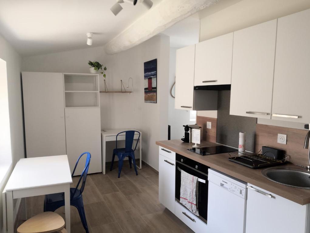 Deux pièces climatisé calme dans le Vieil Antibes - 4